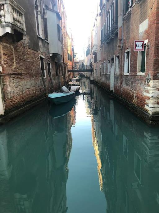 Апартаменты Walk On The Water ✧ 5 Minutes To Rialto Bridge Венеция Экстерьер фото
